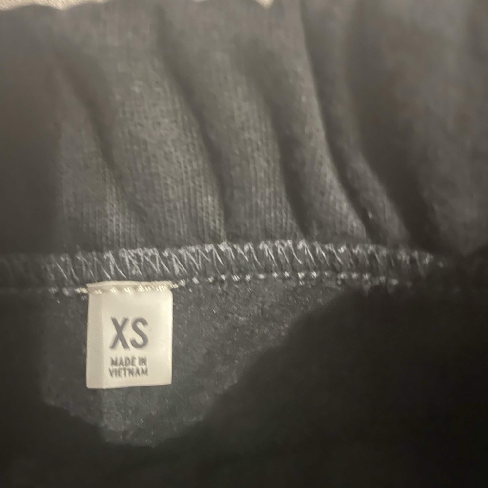 Xsmall Black Essentials Shorts - Picture 3 of 3